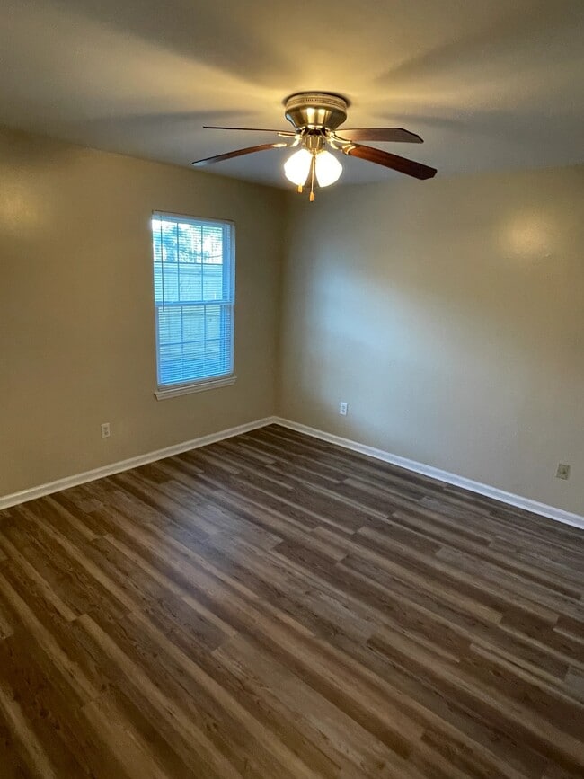 Building Photo - 2817 Ridgecrest Dr