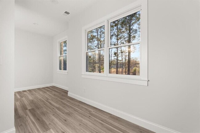 Building Photo - 2895 Jones Mill Rd