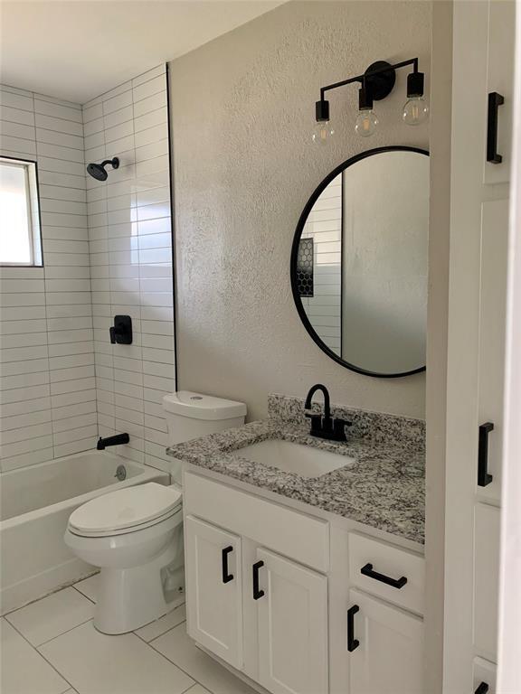 Building Photo - 1604 Middleway Rd