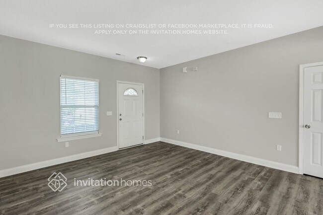 Building Photo - 13645 Coram Pl