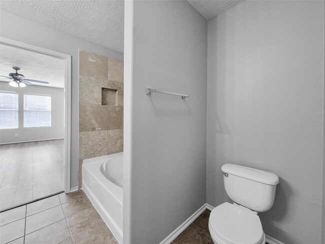 Building Photo - 11422 Moonlight Ridge Dr