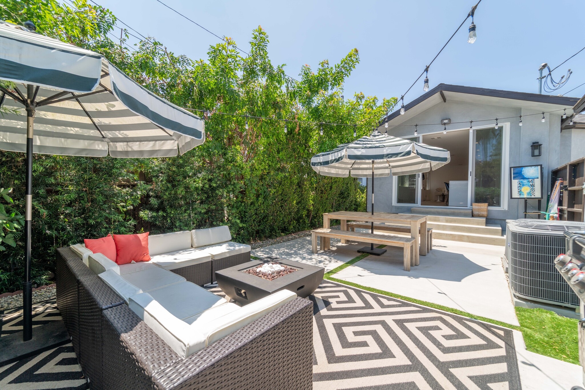 Building Photo - 9044 Carson St