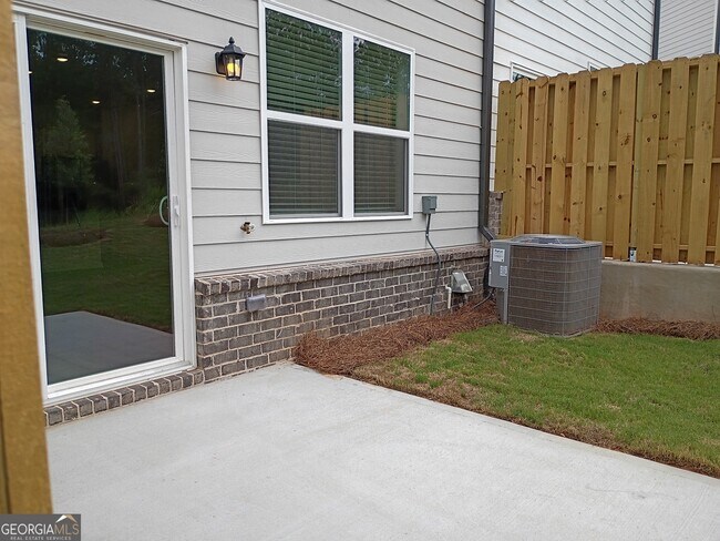 Building Photo - 248 Kenoot Dr