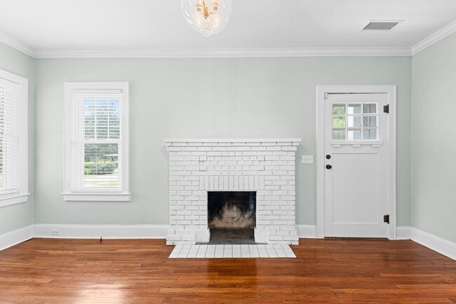 Building Photo - 351 N 8th St