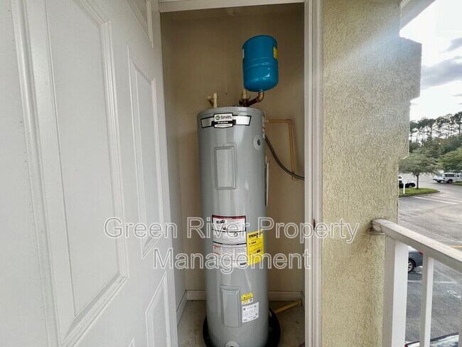 Building Photo - 7920 Merrill Rd