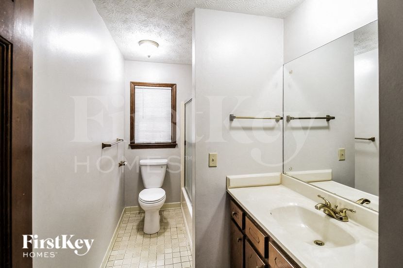 Building Photo - 2144 Moon Dr SW