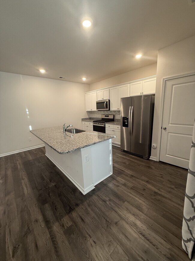 Building Photo - 2672 Pegasus Pl