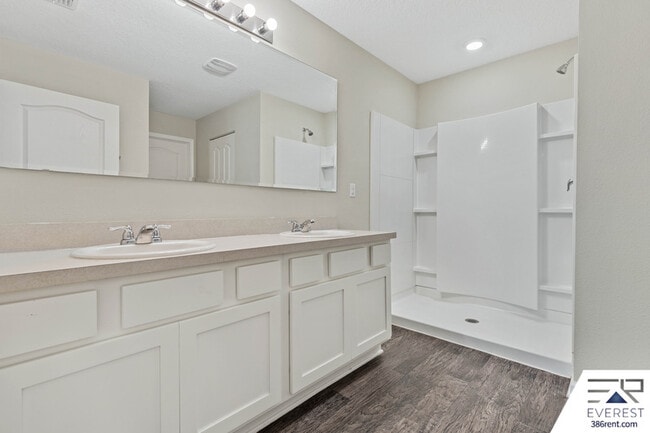 Building Photo - 5 Birchfield Pl