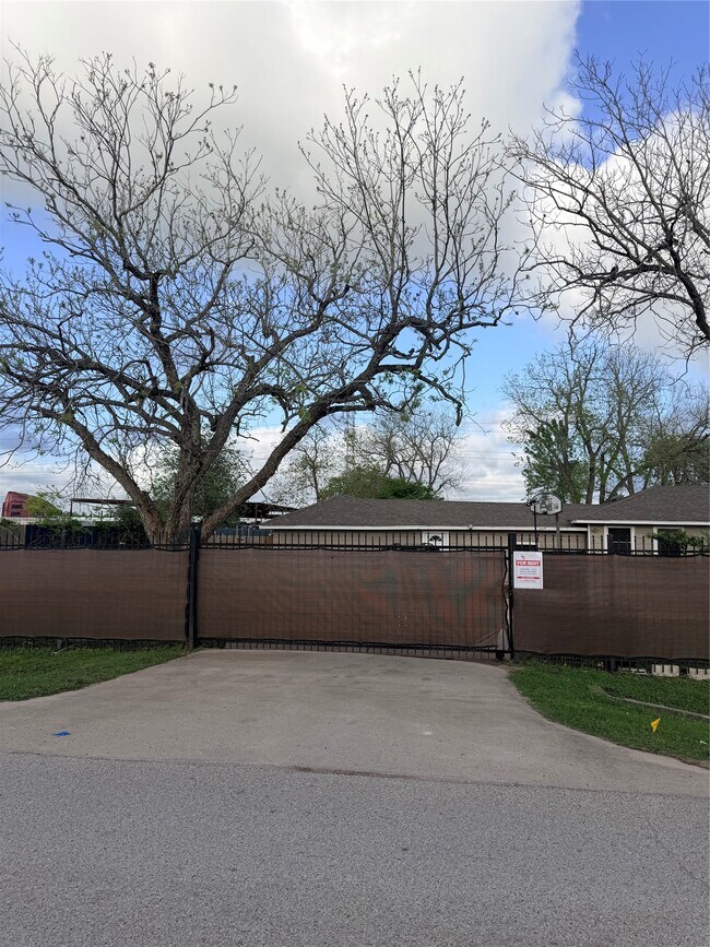 Building Photo - 13217 Player St