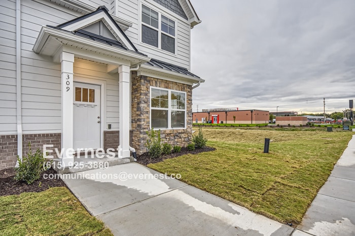 Building Photo - 130 Carver Ln