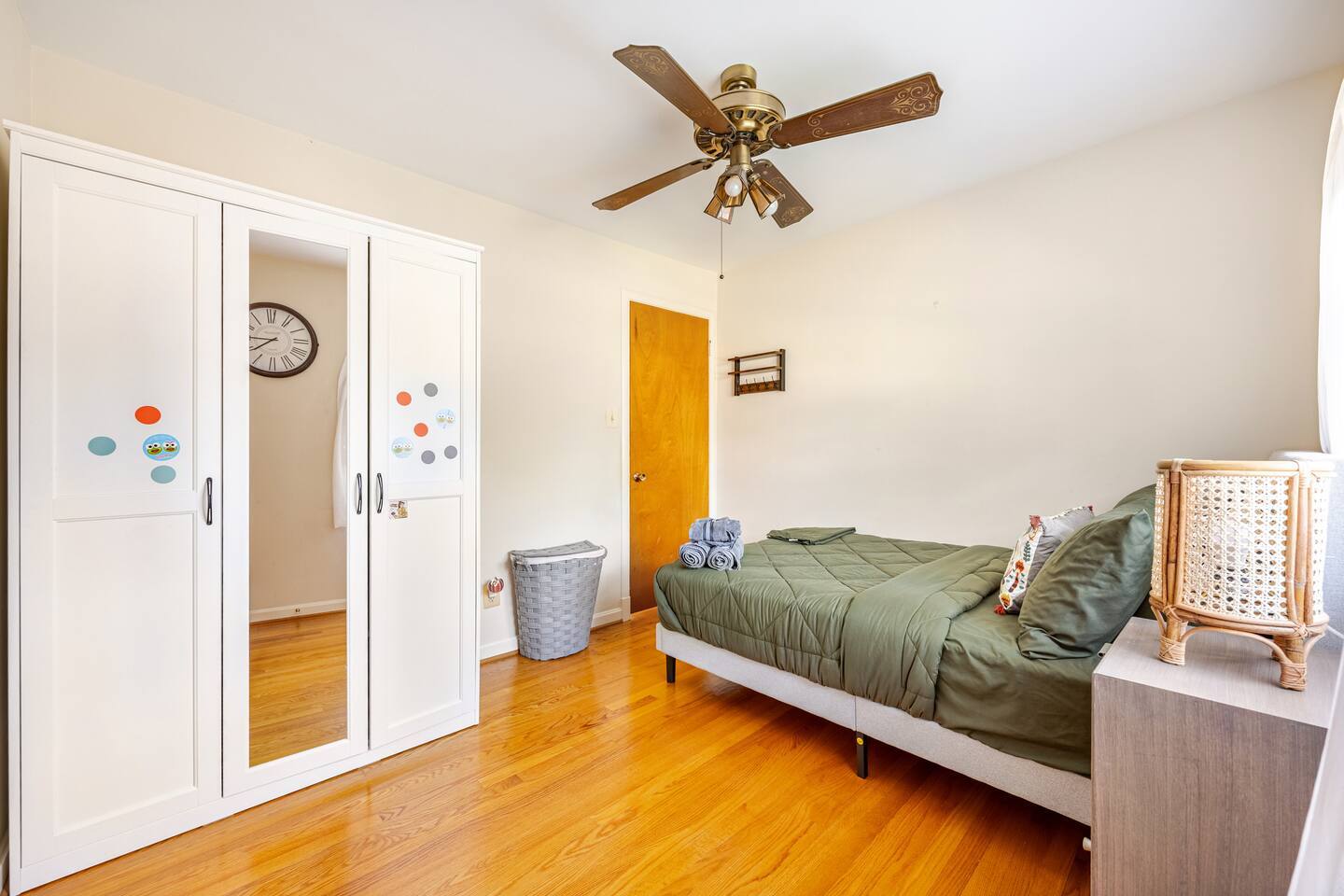 Building Photo - 7527 Fairwood Ln