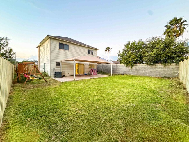 Building Photo - 215 Lipan Dr