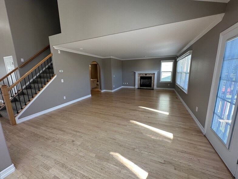 Building Photo - 2345 Damon Dr