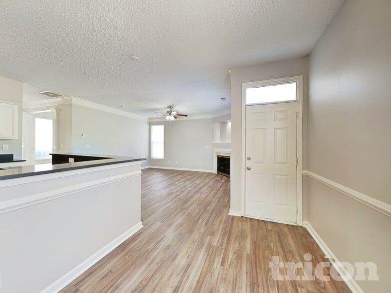 Building Photo - 5920 Shining Oak Ln