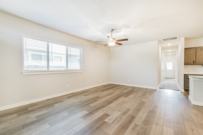 Building Photo - 25109 Pacific Wren Dr