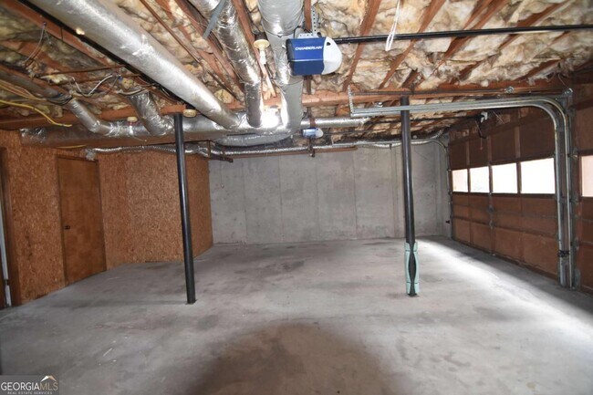 Building Photo - 3765 Cochran Lake Rd