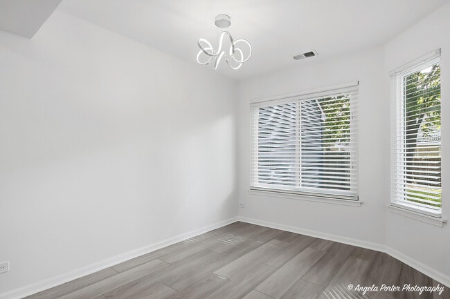 Building Photo - 1240 Huntington Dr