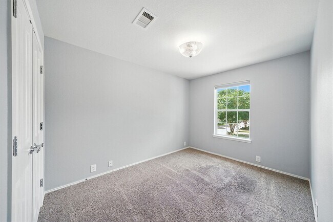 Building Photo - 13600 Breton Ridge St