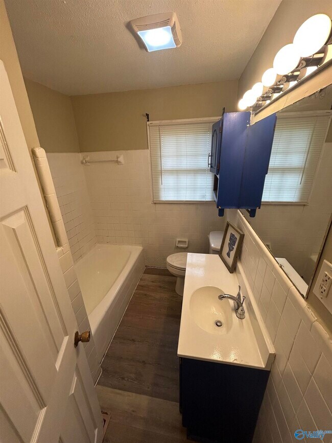 Building Photo - 4742 Bluehaven Dr NW