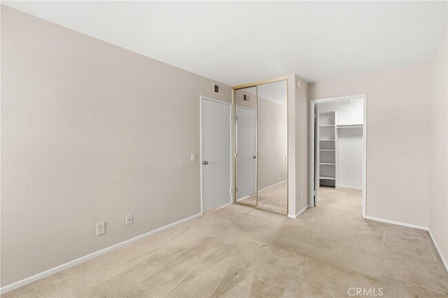 Building Photo - 18312 Parkview Ln