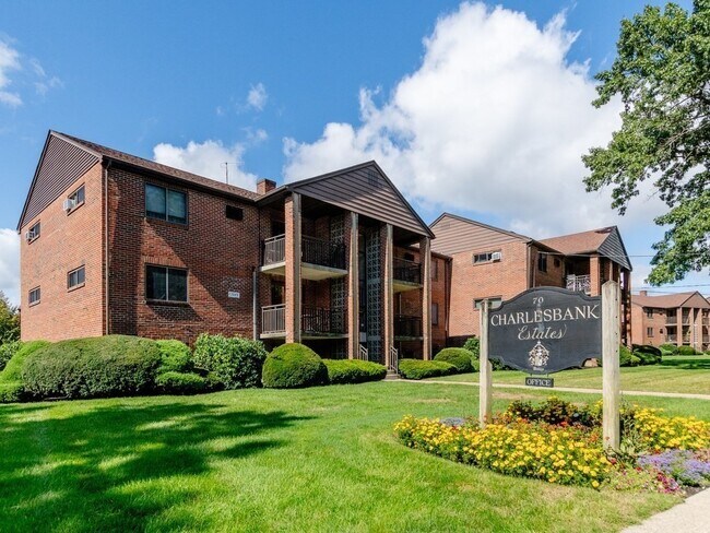 Building Photo - 72 Charles River Rd