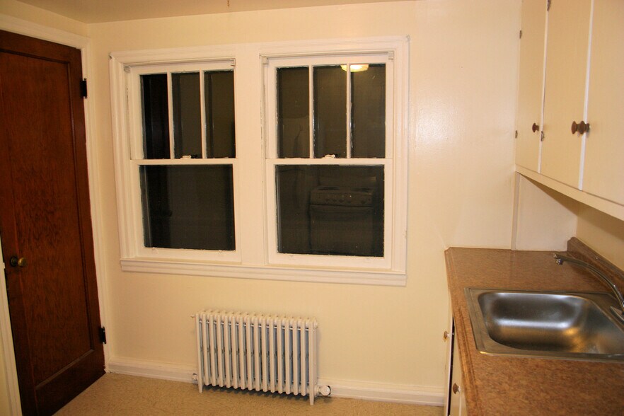 Building Photo - 10 Woolard Ave