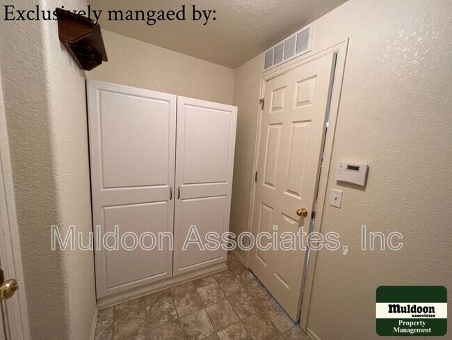 Building Photo - 5807 Poudre Way