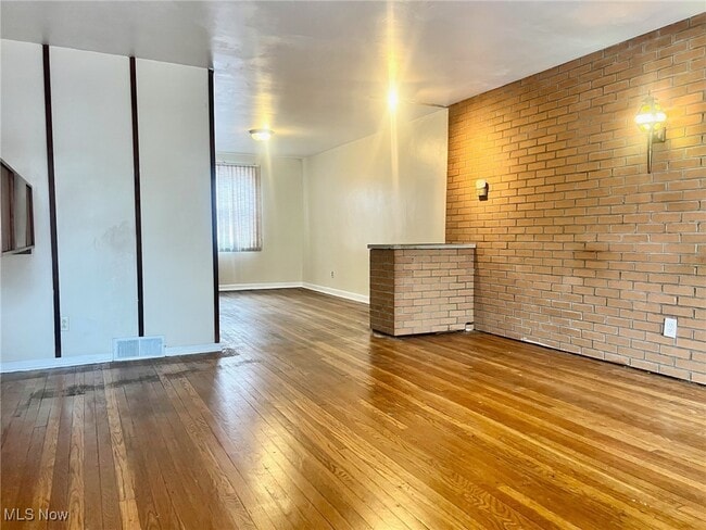 Building Photo - 20608 Harvard Ave