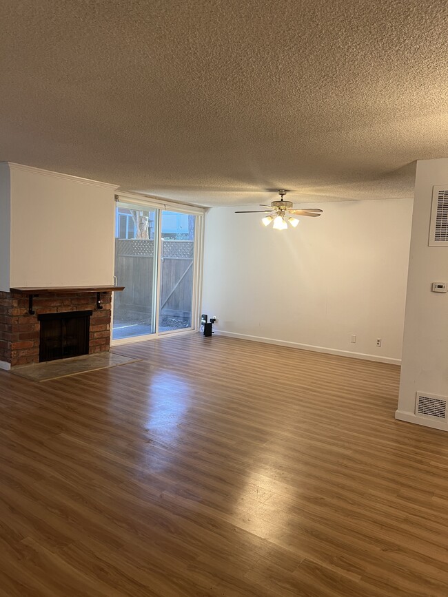 Large living/dining area - 6435 Green Valley Cir