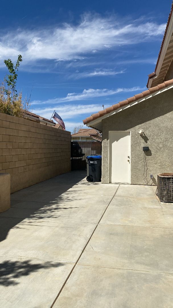 Building Photo - (APPLICATION PENDING) Beautiful Rancho Vis...