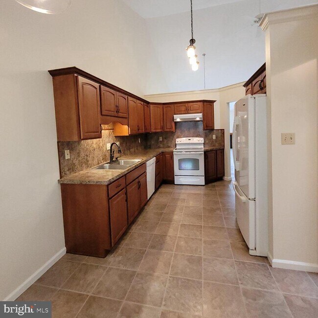 Building Photo - 138 Hawthorne Ct