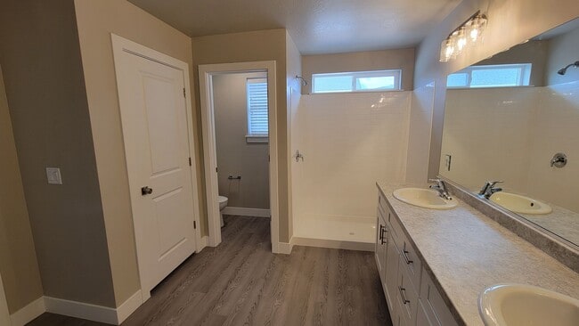 Building Photo - Cedar City 3 bed | 2 Bath | 2 Car Townhome