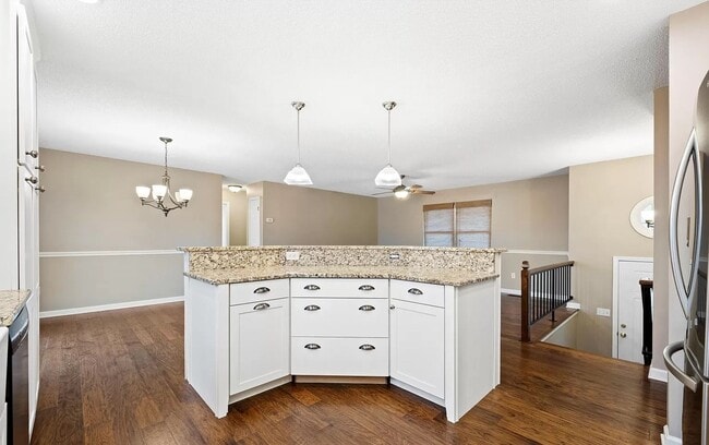 Building Photo - 3 Bed + Complete basement in Maryville