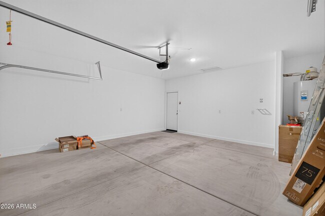 Building Photo - 1823 W Sombra Ave