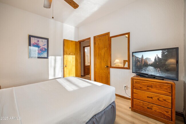 Building Photo - 5829 Buck Springs Rd