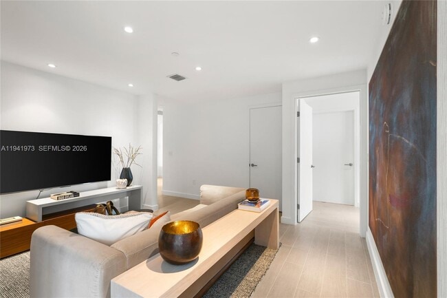 Building Photo - 500 Alton Rd