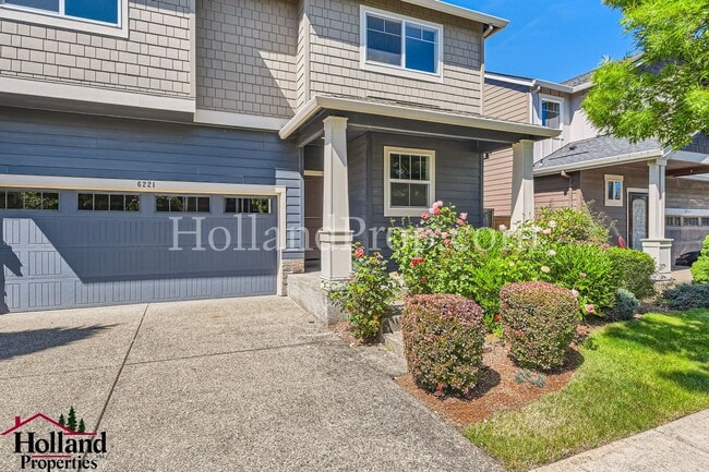 Building Photo - **COMING SOON** Spacious 4-Bedroom Home wi...