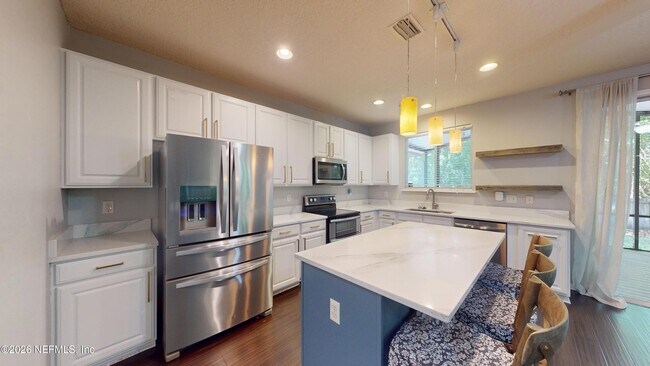 Building Photo - 1063 Collinswood Dr W