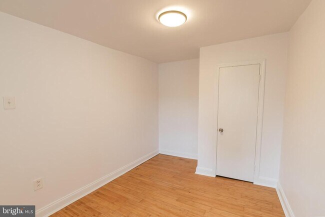 Building Photo - 1406 S Bouvier St