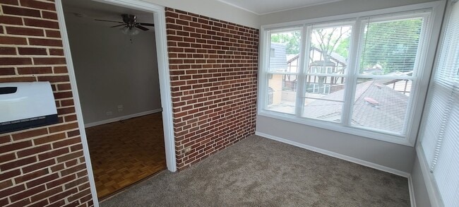 Building Photo - 1500 W Touhy Ave