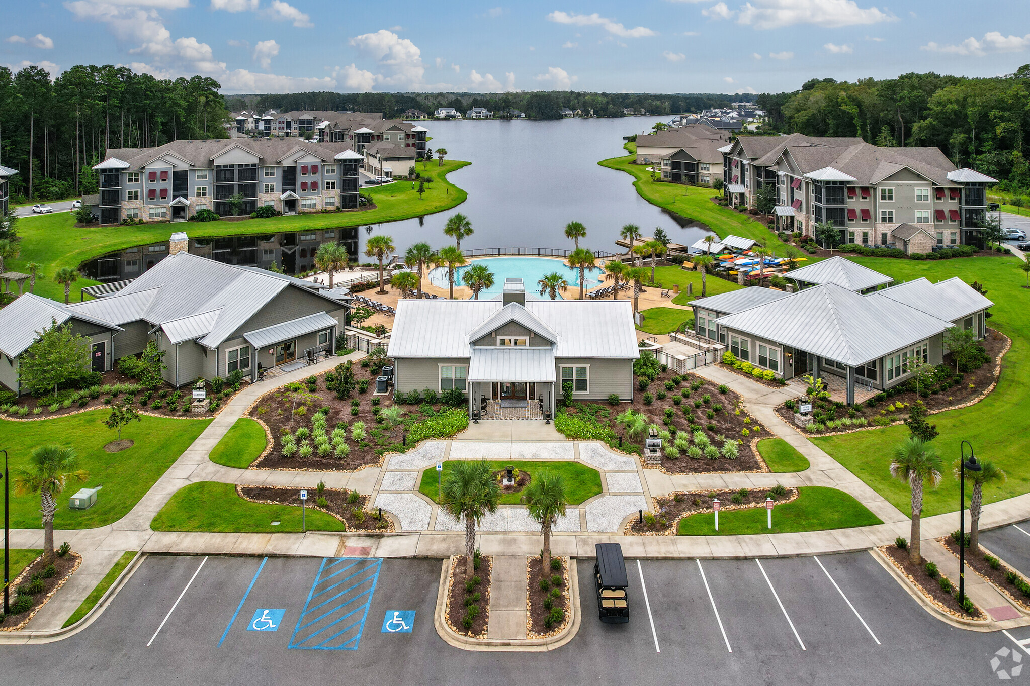 Community View - One Hampton Lake