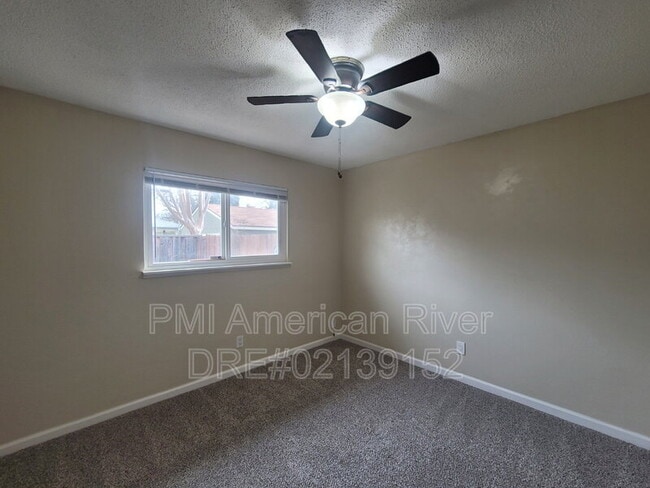 Building Photo - 440 Russell St