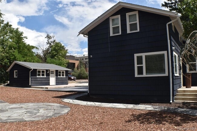 Building Photo - 1328 E St Vrain St