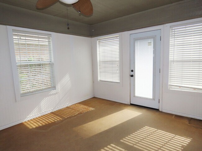 Building Photo - Gated Community in Whitehouse! Gorgeous 3 Bedroom, 2 Bath Home