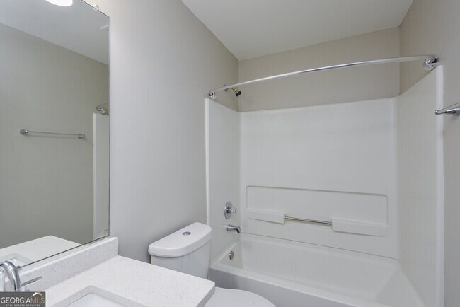 Building Photo - 137 Lantana Dr