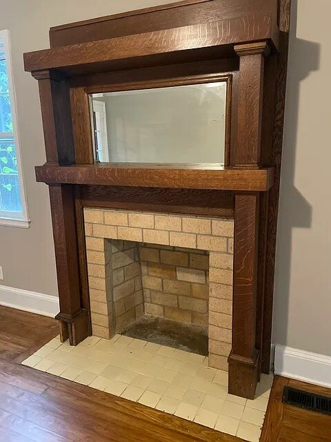 Building Photo - Room in House on Winburn Terrace