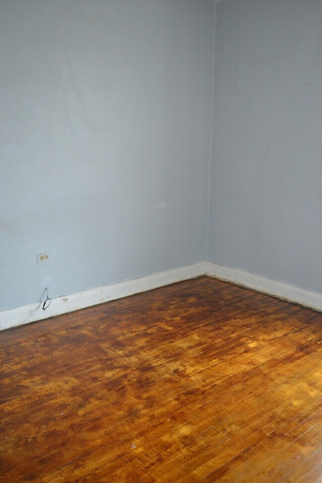 Building Photo - 3717 W Belden Ave