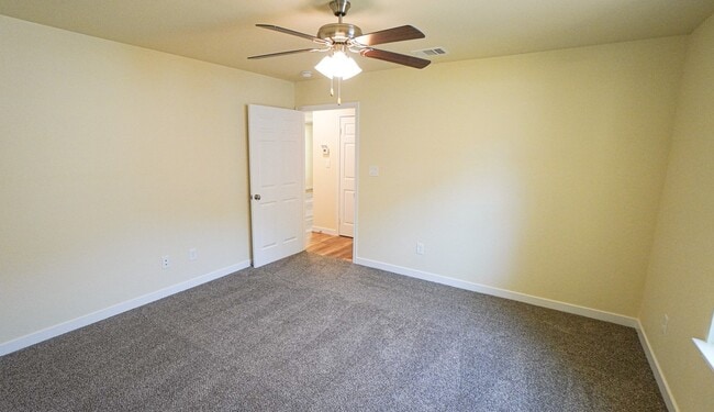 Building Photo - 800 Hemlock Dr