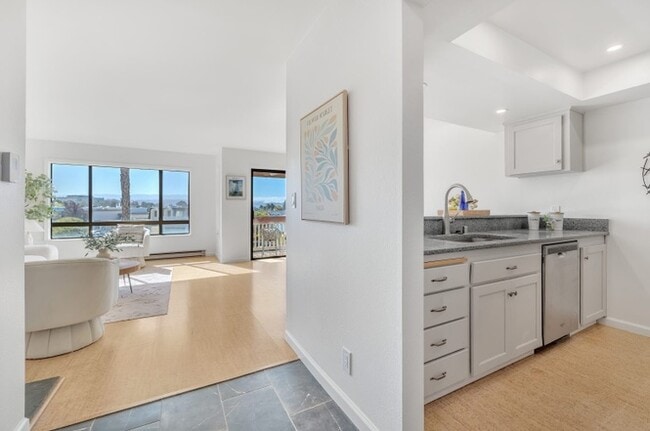 Building Photo - KITYP