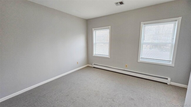 Building Photo - 11 Middle St